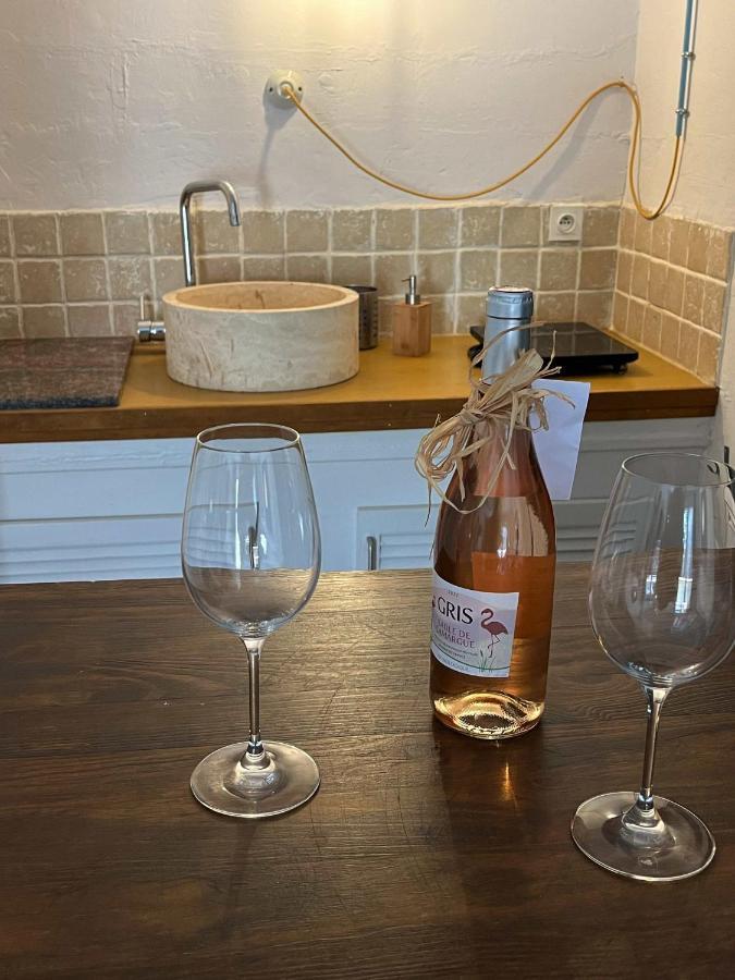 Studio Avec Terrasse Sur Cour, Authentique, Calme Avignon Eksteriør bilde
